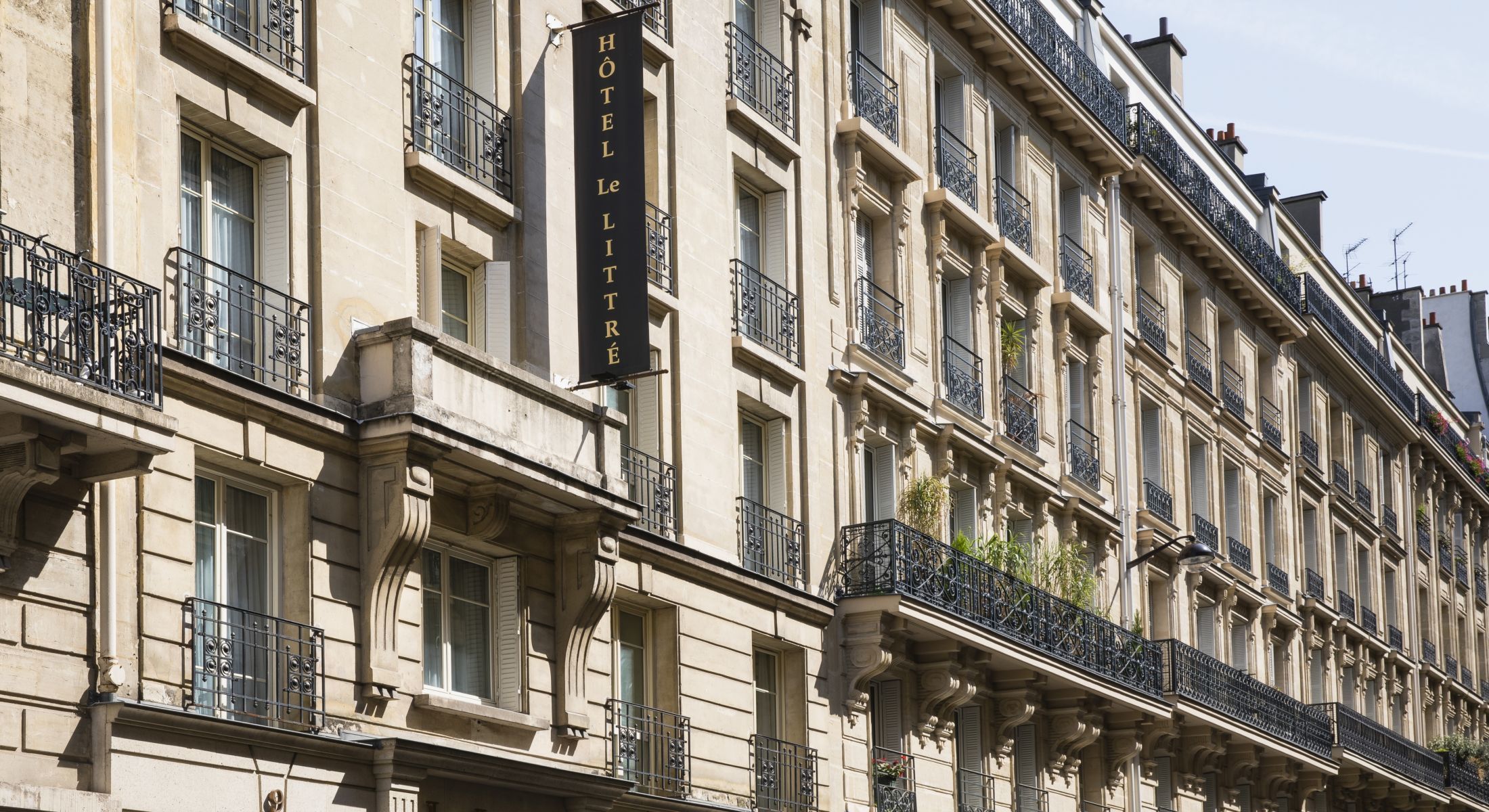 Hotel Le Littré - Front view